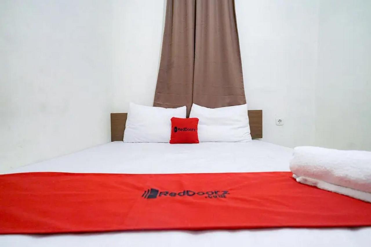 Hotel Reddoorz Near Ekowisata Mangrove Belawan Exterior foto