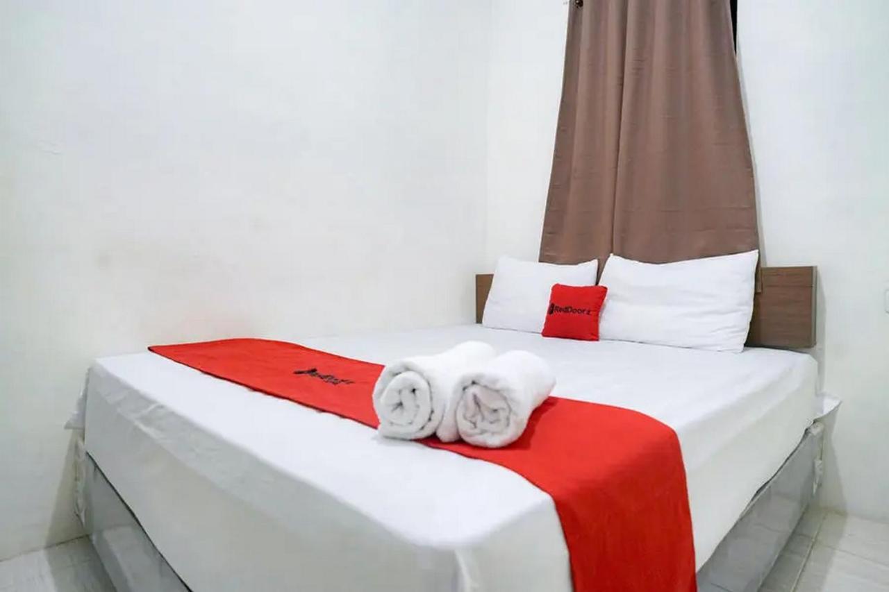 Hotel Reddoorz Near Ekowisata Mangrove Belawan Exterior foto